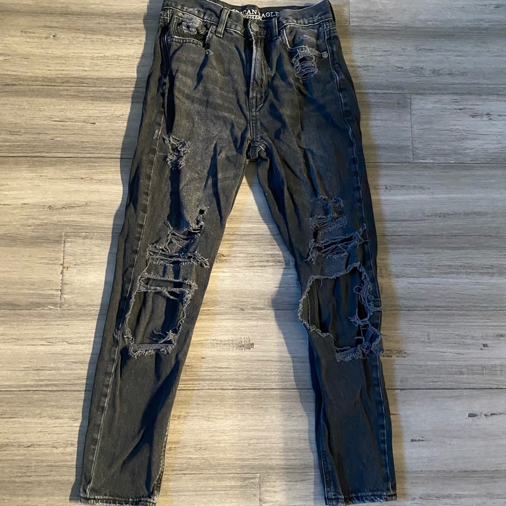 American Eagle 3 quarter length ripped jeans